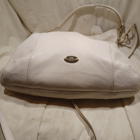 Coach Isabella - Picture 8 of 14